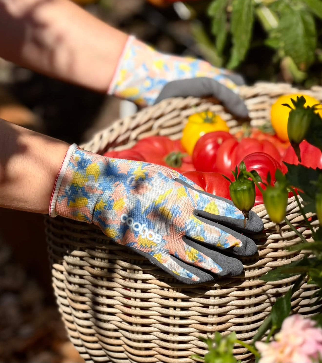 Best Gardening Gloves for Women in 2026: The COOLJOB Colorful Garden Gloves Review