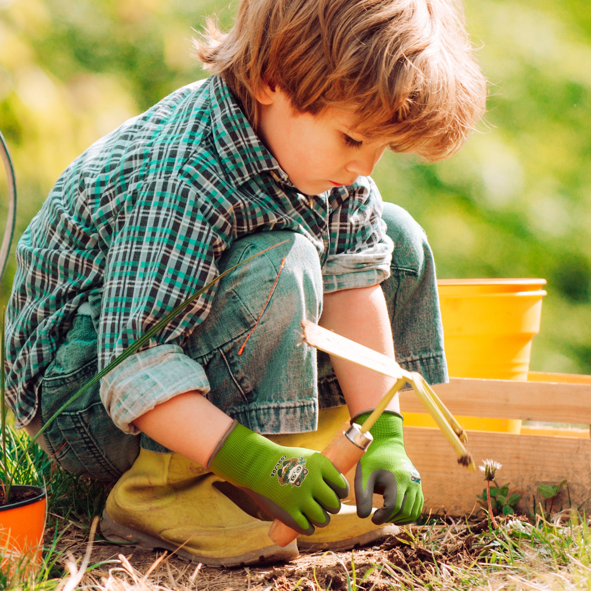 COOLJOB 3 Pairs Kids Gloves, Grippy Rubber Coated Garden Work Gloves for Children, Red & Green & Blue